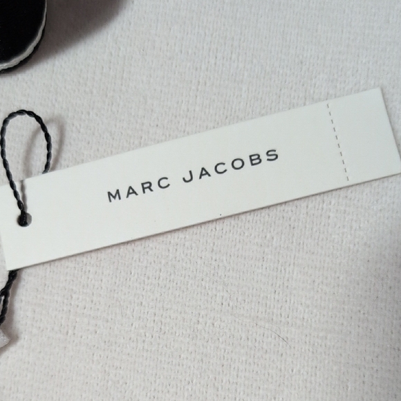 Marc Jacobs Rewind Oval Black Pebbled Leather Crossbody NWT - Picture 4 of 15